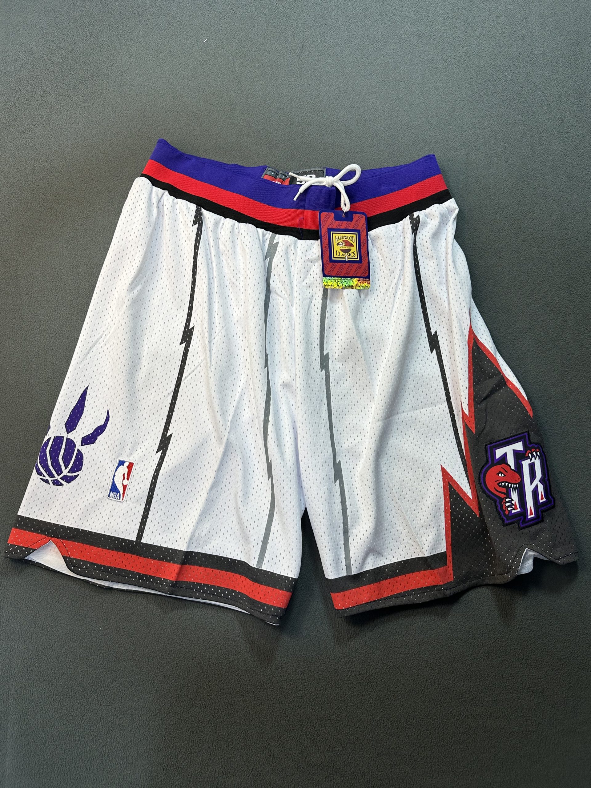 Short Toronto Raptors Blanco - Vista frontal Short NBA Toronto Raptors color blanco, vista frontal